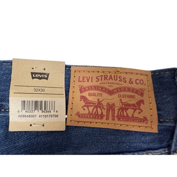 Levi's NWT 32x30 Low Pro Straight Jeans Low Rise Denim - Picture 5 of 5
